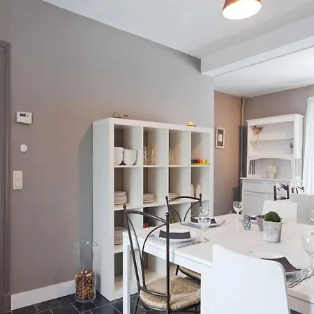 Holiday home Attractive In Near Centre Gerin