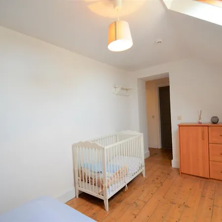 Attractive In Near Centre Feriehus *