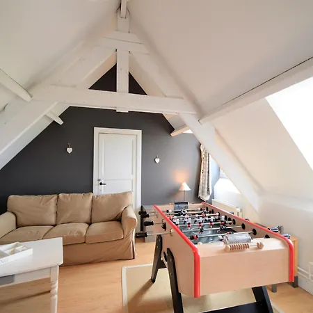 Attractive In Near Centre Дом отдыха Gerin